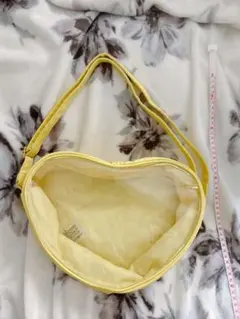 ザッカマート　ハート型　イエロー　ショルダーバッグ　痛バック　ぬいぐるみ