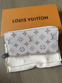 LOUIS VUITTON ジッピーウォレット モノグラム アンプラントのサムネイル