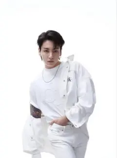 calvin klein jeans ホワイトデニムパンツ　ジョングク着用