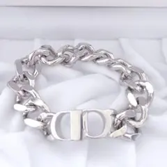DIOR CD Icon ブローチ スターリングシルバー & クリスタル - メルカリ