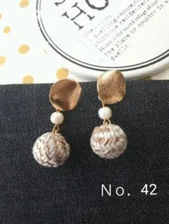 ハンドメイド ピアス No.42