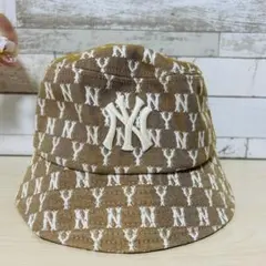 Item thumbnail for item 87fc2b68-5150-4e00-bea8-31a1b59432b2