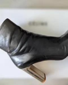 CELINE セリーヌ メタリックヒール レザーブーツのサムネイル