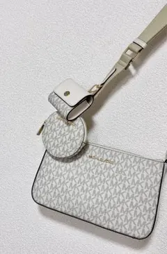 【美品】マイケルコース　ショルダーバッグ