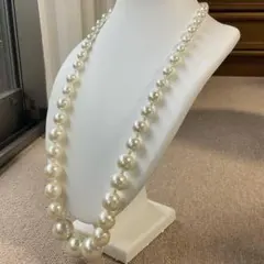 フェイクパールのロングネックレス　大ぶり　ホワイト　豪華　レトロ