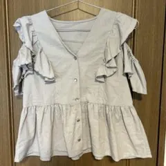GLRグレー フリル付き Vネック トップス 半袖