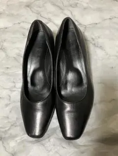 黒パンプス　ハイヒールのサムネイル