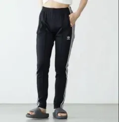 adidas レディーストラックパンツ
