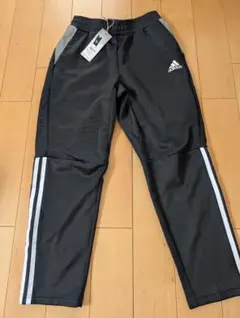 【新品未使用タグ付き】アディダス　キッズトレーニングパンツ　150