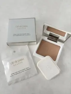 クレ・ド・ポー ボーテ タンナチュレールプードルブラン オークル10