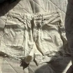 H＆M エイチアンドエム アイボリー ダメージ　ショートパンツ