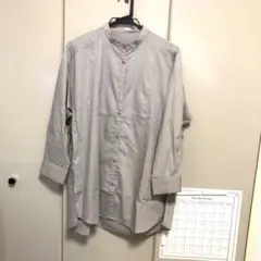 今日だけ価格。未使用品。GUサンドベージュのスタンドカラー綿混チュニックブラウス
