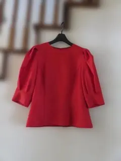 赤のパフスリーブ五分袖トップス サイズ42