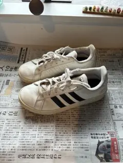 adidas スニーカー ホワイト ブラック 23.0cmのサムネイル