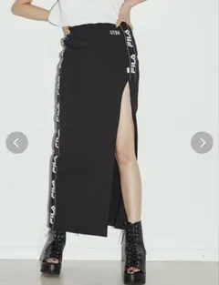 【レア売り切れ品】GYDA×FILA DEEPスリットスカート ブラック【美品】のサムネイル