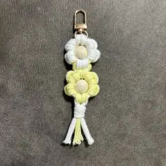 マクラメ編み　花モチーフチャーム　キーホルダー