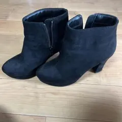 ブラック 黒　スエード ブーティ　ブーツ　ヒールのサムネイル