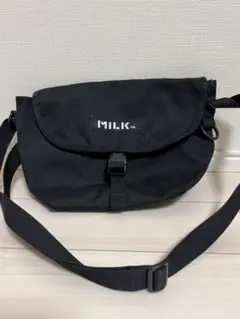 Item thumbnail for item 2167a97a-c7fd-4e39-b224-70d4920c6457