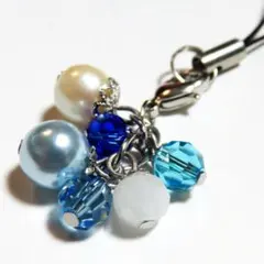 ビーズのストラップ(ブルー、水色、パール)【ハンドメイド作品】