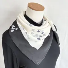3-18.Nina Ricci ハトとモノクロ スクエアモチーフ　シルクスカーフ