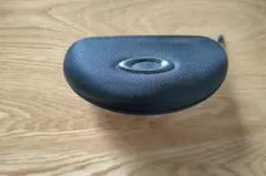 Oakley ハードケース オーバル型
