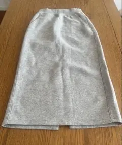 GU 裏起毛ナロースカート　Sサイズ