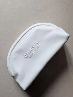 新品　CHANEL ポーチ ホワイト　シャネルのサムネイル