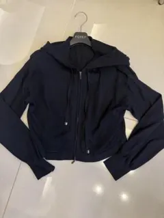 FOXEY フード付きネイビー クロップドパーカー 38