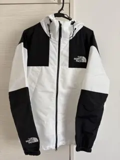 完売品THE NORTH FACE ホワイトブラックマウンテンパーカー Lサイズ