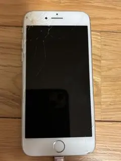 iPhone 8 シルバー 64GB 画面割れ