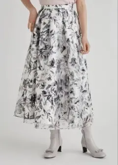 セルフォード 水彩 花柄 ロングスカート フレアスカート モノトーン Sサイズのサムネイル