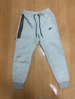 Nike テックフリースグレー