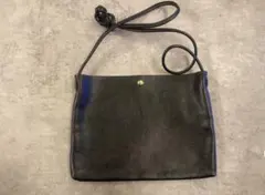 ⭐︎美品⭐︎イルビゾンテ ショルダーバッグ 斜め掛け ロゴ型押し レザー ブラック