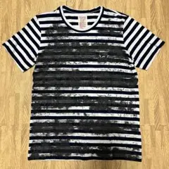 Gipsy ネイビーと白のストライプ グラフィックプリント Tシャツ