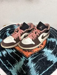 Nike Air Jordan 1 ブラウン/ホワイト/ピンク