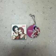 NANA キーホルダー＆ミニアートブック ガチャガチャ