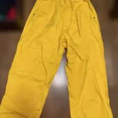 Leeの黄色のズボン