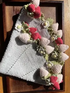 いちごのコットンブランケット