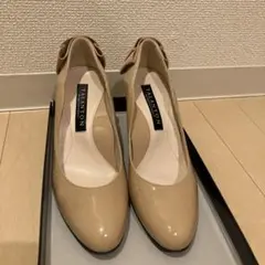 TALANTON DIANA 7.5センチヒール　エナメルパンプス