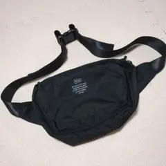 UNIQLO ナイロン製 ブラック ボディバッグ Jリーグ コラボヴィッセル 