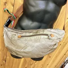 Item thumbnail for item ecf8037d-a5fd-40b0-8752-91c12c6eed27