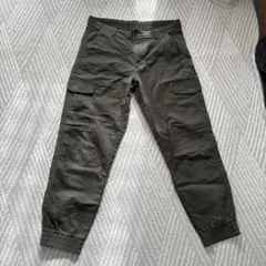 ユニクロ　カーゴパンツ オリーブL
