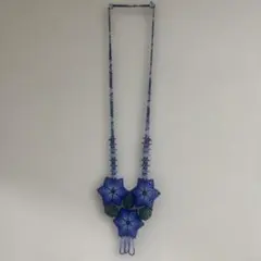 メキシコのウィチョール族のネックレスです。