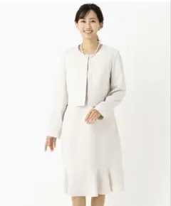 新品未使用 マタニティフォーマル スーツ ライトベージュ Mサイズ