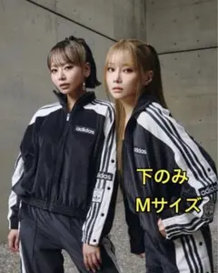 adidas フリースジャージ Lサイズ 黒 重盛さと美 重盛さと美×礒部希帆が秋冬トレンドのベロア素材セットアップ＆厚底