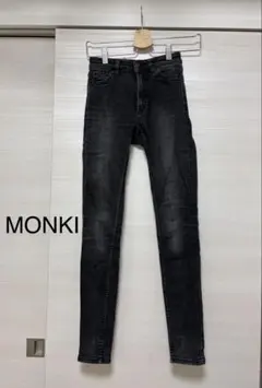 半額値下げ中)MONKI スキニーデニム ブラックのサムネイル