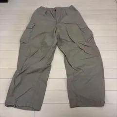 UNIQLOベージュ カーゴパンツ 4ポケットのサムネイル