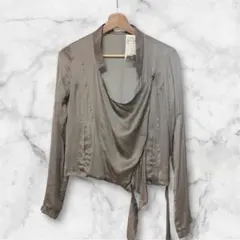 新品未使用❣️グレー ドレープデザイン シャツブラウス　長袖　38