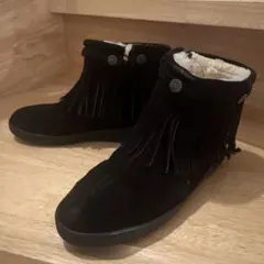 MINNETONKA PILELINED SIDEZIP FRINGE BOOT