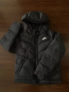 美品NIKEダウンジャケット　キッズ男子M 145